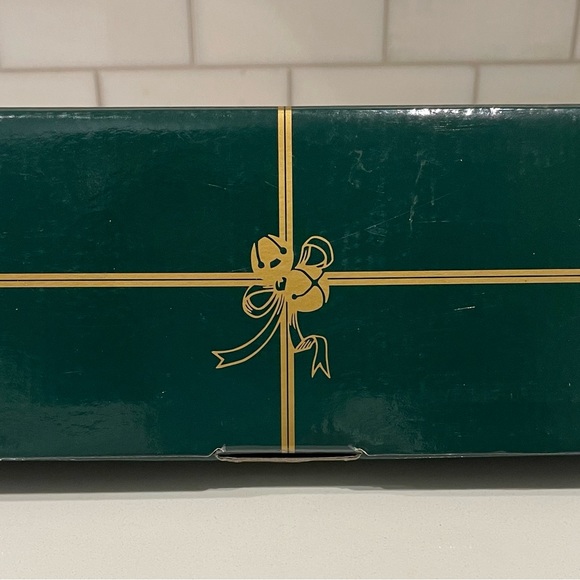 3 Vintage Porcelain Avon & ornaments - Picture 5 of 6